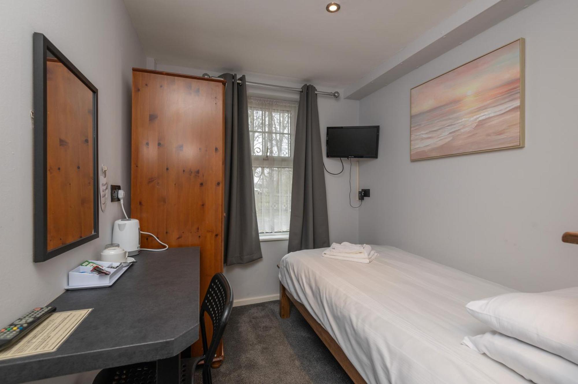 Ascot Grange - Voujon Resturant Hotel