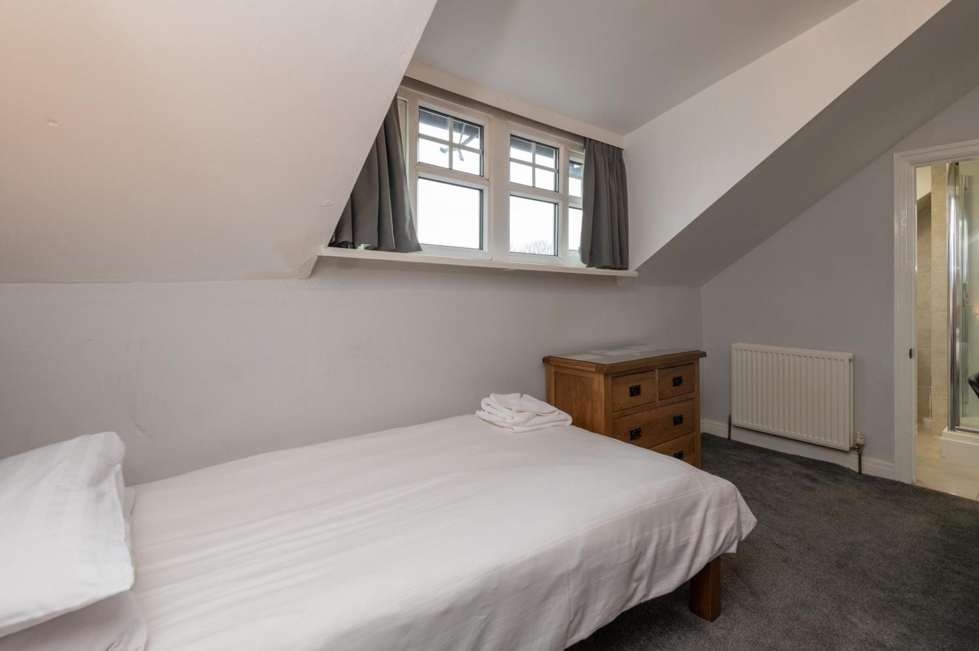 Hotel Ascot Grange - Voujon Resturant 3*